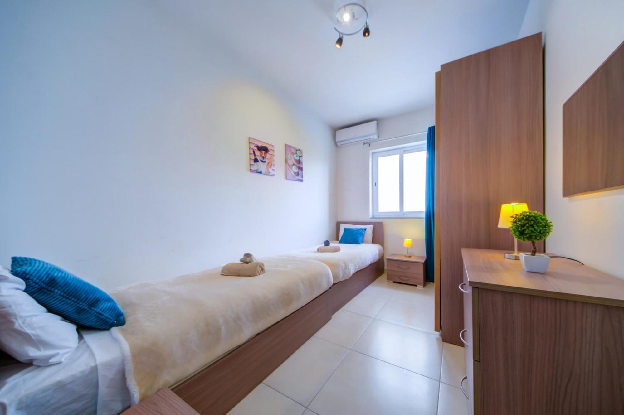 Prime Location, Modern Apartment In St Julian'S, Paceville, Apt 8 By Vaganza San Giuliano Esterno foto