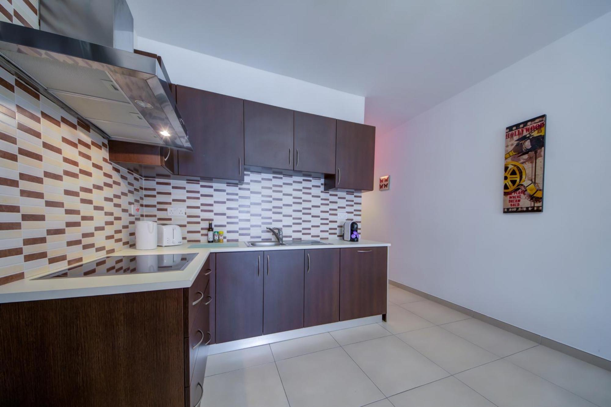 Prime Location, Modern Apartment In St Julian'S, Paceville, Apt 8 By Vaganza San Giuliano Esterno foto