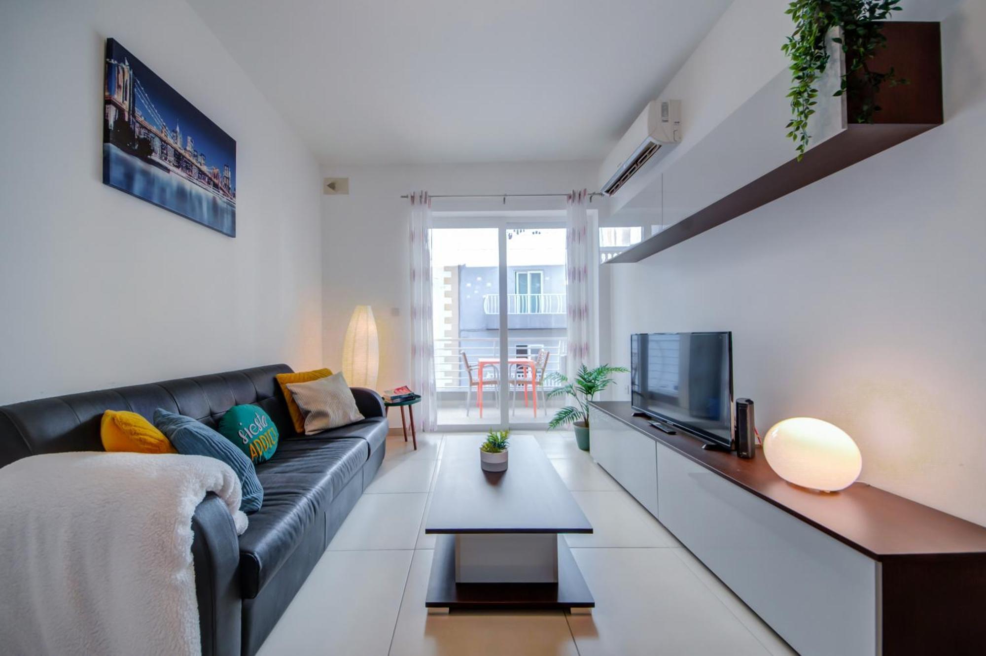 Prime Location, Modern Apartment In St Julian'S, Paceville, Apt 8 By Vaganza San Giuliano Esterno foto